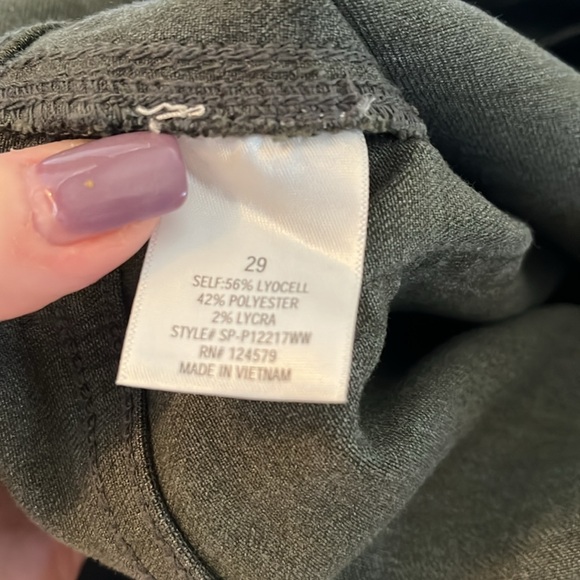 NWT!! Francesca’s green cargo pants size 29 - Picture 8 of 13